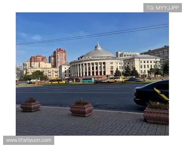 飞驰在光阴的隧道中，追寻梦想与激情的旅程